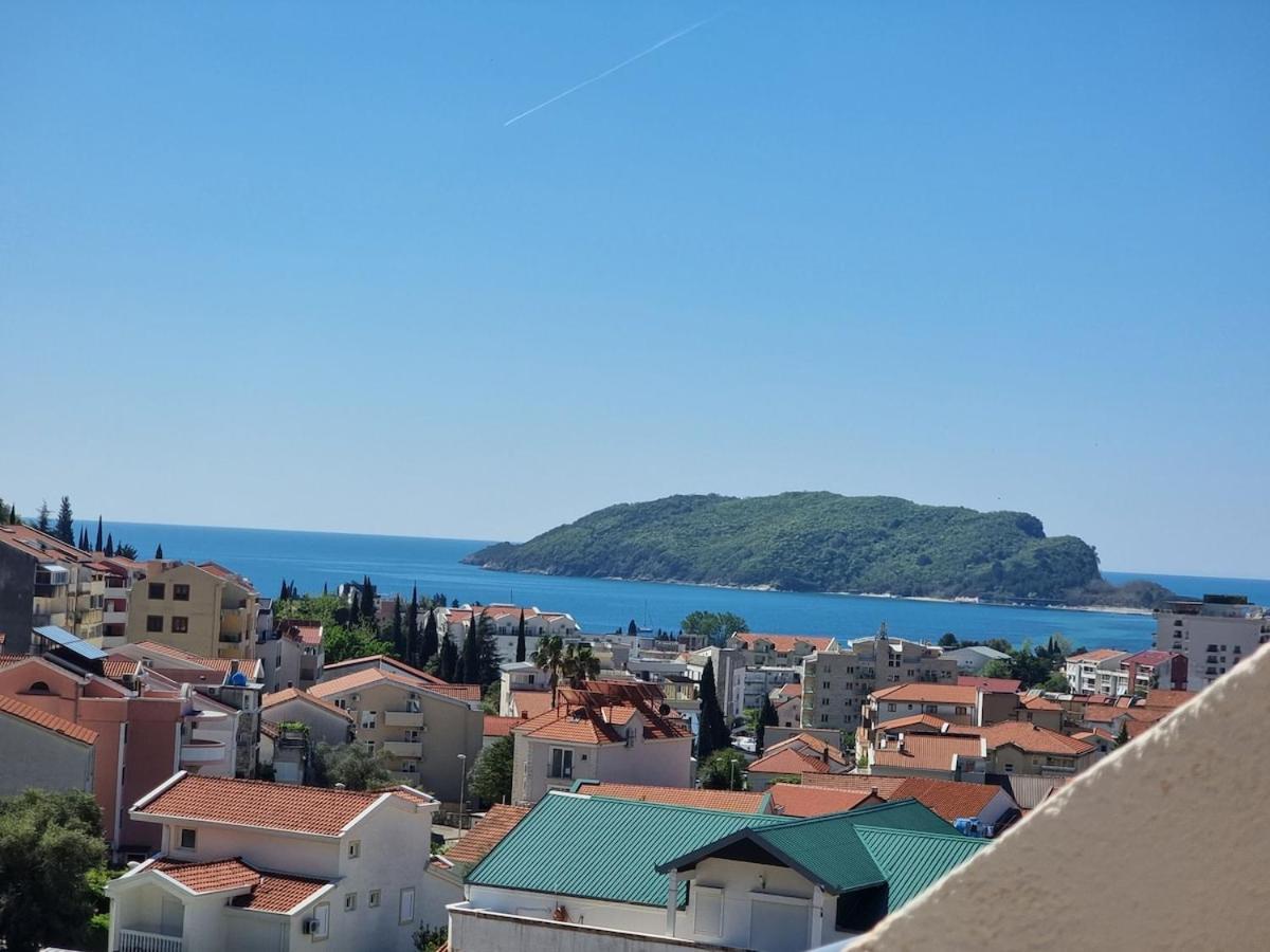 Happy * Budva